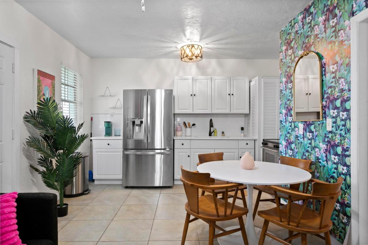 Bayside Safari 1Bed 1 Bath Apartment Tampa Eksteriør bilde